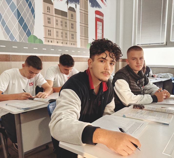 Специалист по учебным программам и сопровождению